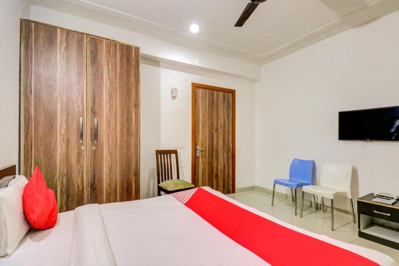 Готель Oyo 71597 The Shivaay Residency Ґурґаон Екстер'єр фото